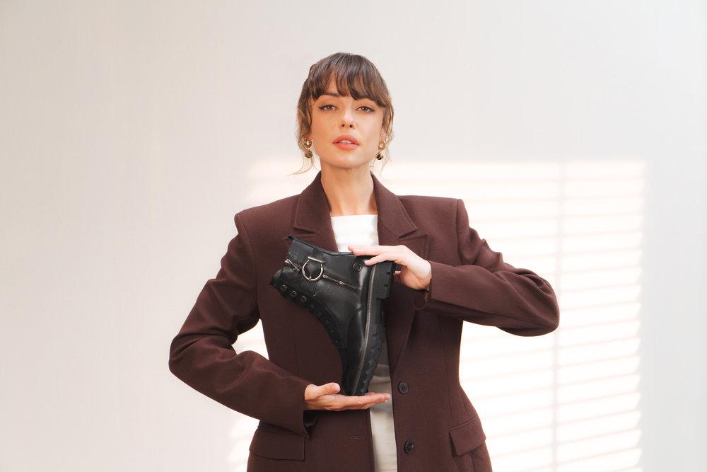 Текстура материалов и конструкция демисезонной обуви